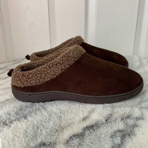 32 Degrees Men's Slippers size 8-9 - Picture 2 of 8